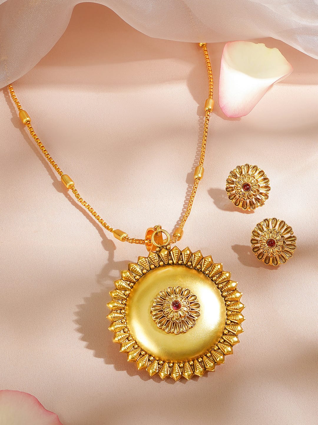 Fancy Gold Pendant Set Fancy Chain Locket Rubans 18K Gold-Plated