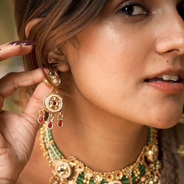 The Modern Bride’s Guide: Minimal Kundan Sets for Intimate Weddings