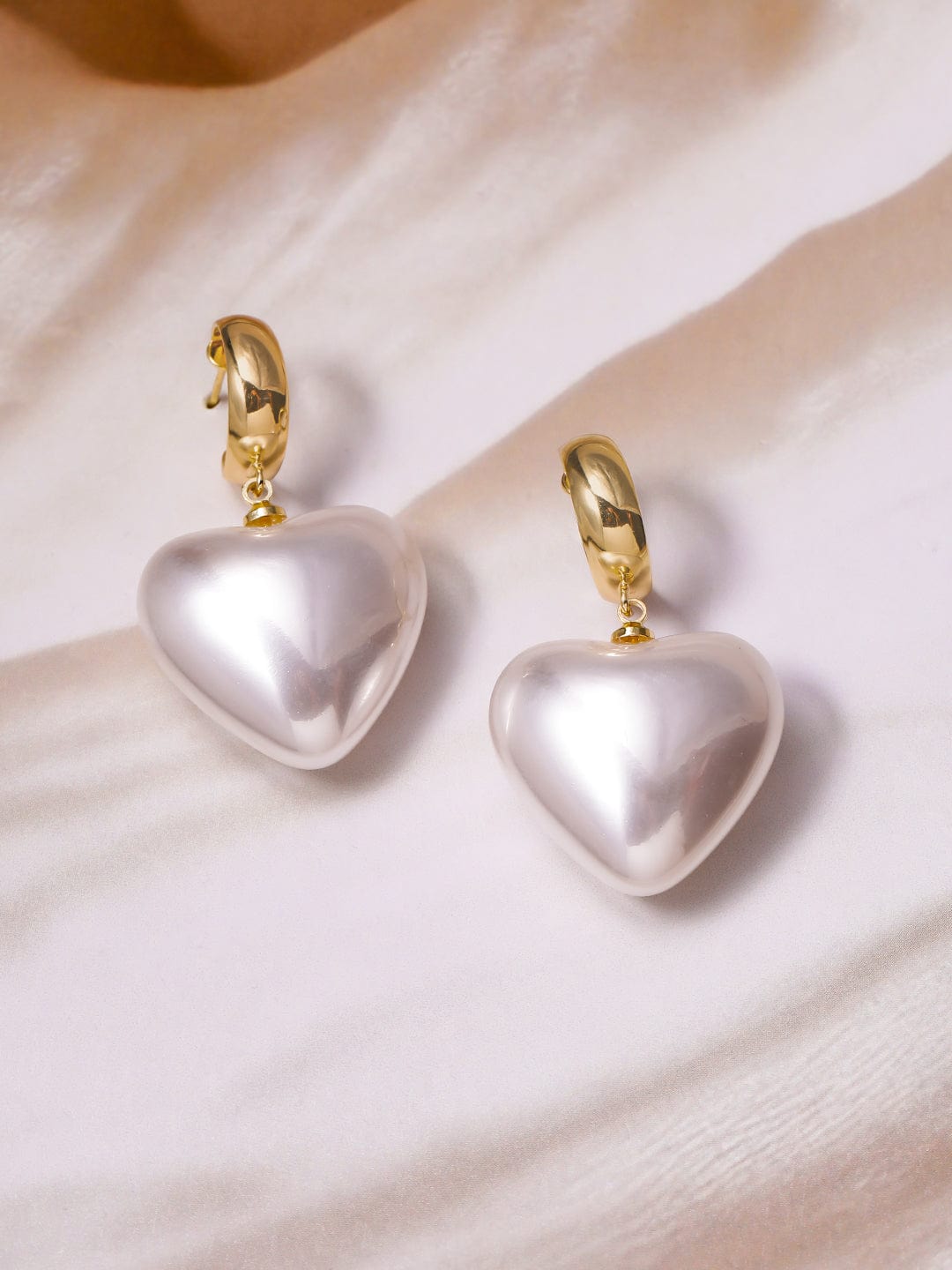 18K Gold Plated Shiny White Pearl Heart Drop Earrings Drop Earrings