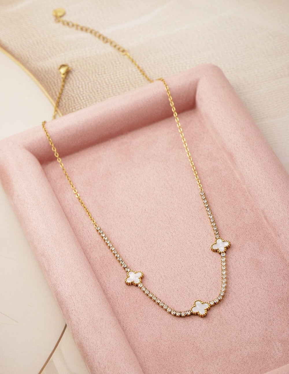 18K Gold-Plated Stainless Steel Tarnish-Free Waterproof Clover Pendant Necklace Chain & Necklace