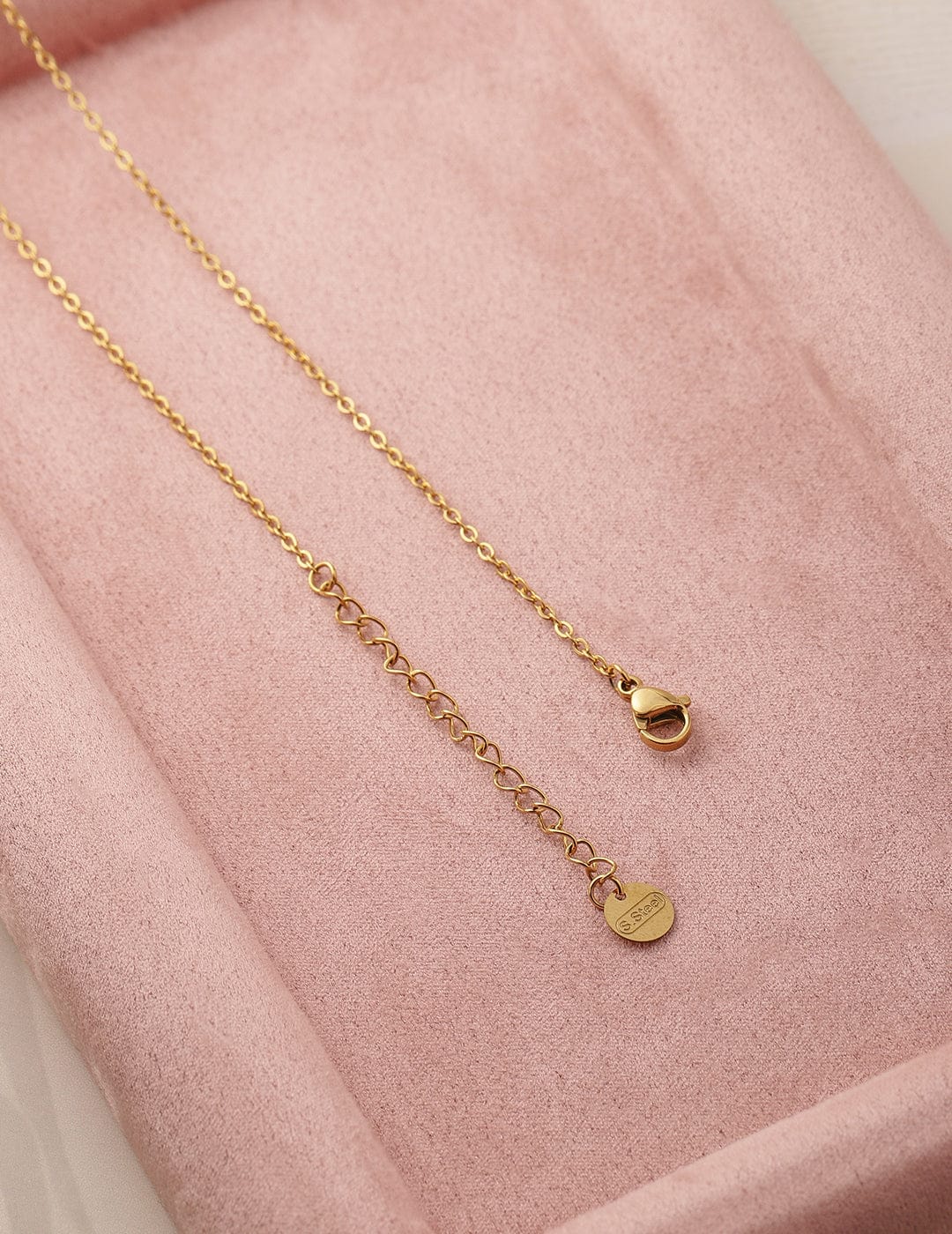 18K Gold-Plated Stainless Steel Tarnish-Free Waterproof Clover Pendant Necklace Necklace & Chains