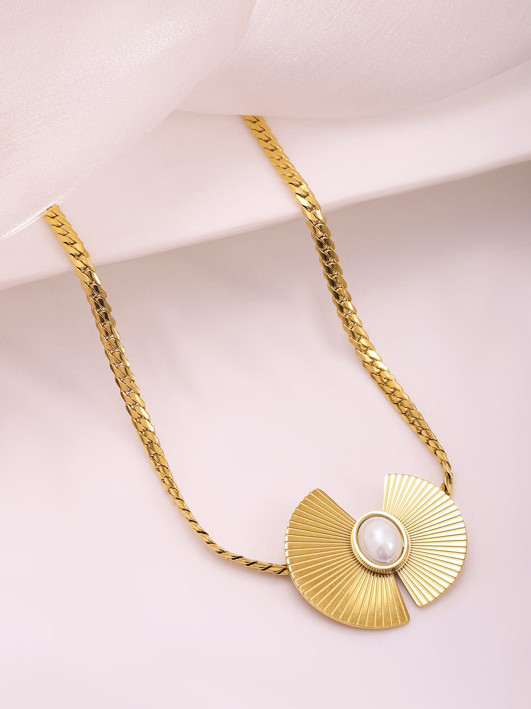 18KT Gold Plated Stainles Steel  Tarnish Free Waterproof Demi-Fine Floral Necklace Necklace and Chains