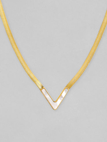 Rubans Voguish 18K Gold Plated Stainless Steel Waterproof Snake Chain With V Shaped Shell Pendant.