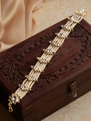 Rubans Gold Plated Ethnic Kundan Mathapatti With Beautiful Design.