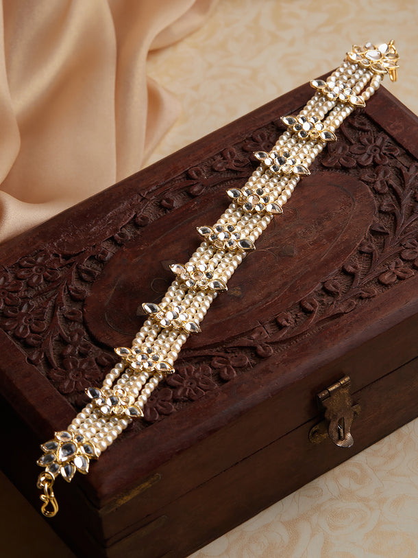 Rubans Gold Plated Ethnic Kundan Mathapatti With Beautiful Design.