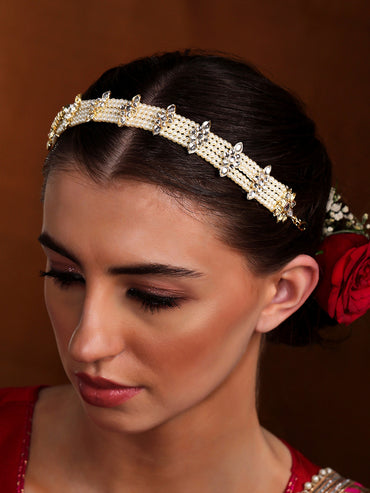 Rubans Gold Plated Ethnic Kundan Mathapatti With Beautiful Design.