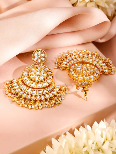 Vibrant White Cream Earring & Maangtikka Set Kundan