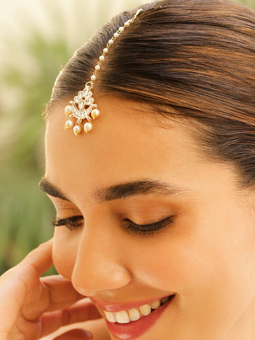 Classic Kundan Pearl Maangtika