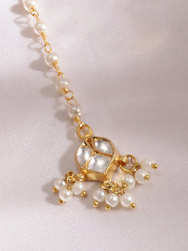 Radiant Kundan Maang Tikka