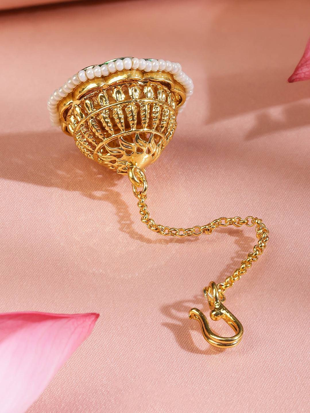 Kundan Whispers on Forehead Maangtikka