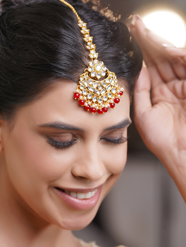 Red Edges Kundan Maang Tikka