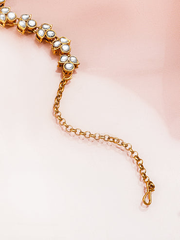 Red Edges Kundan Maang Tikka