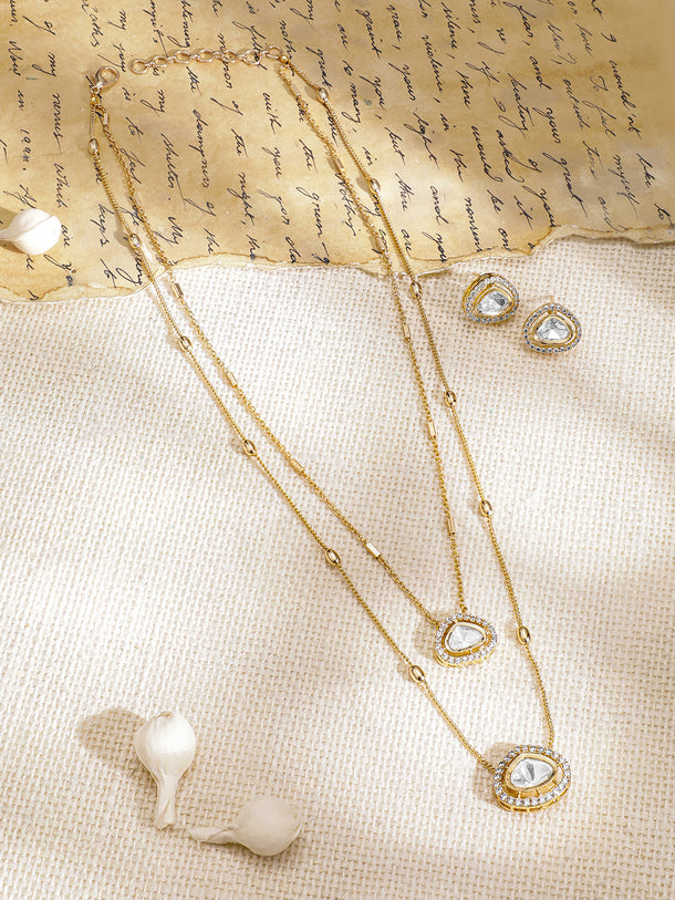 Alluring Kundan Pendant Set