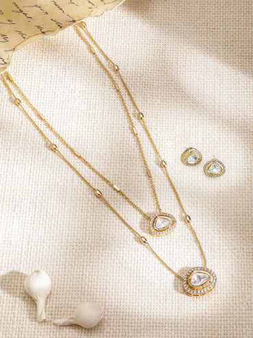 Alluring Kundan Pendant Set