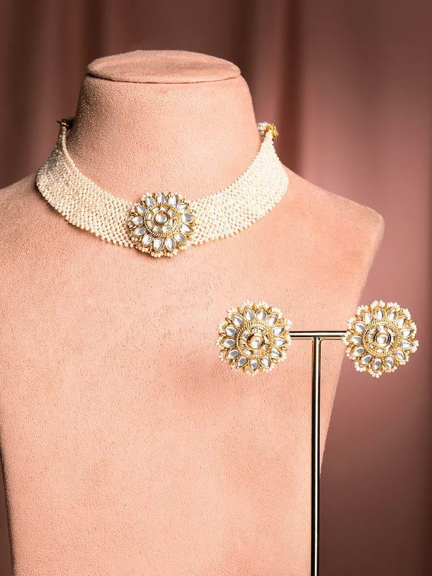 Silent Glow of Kundan Choker Set
