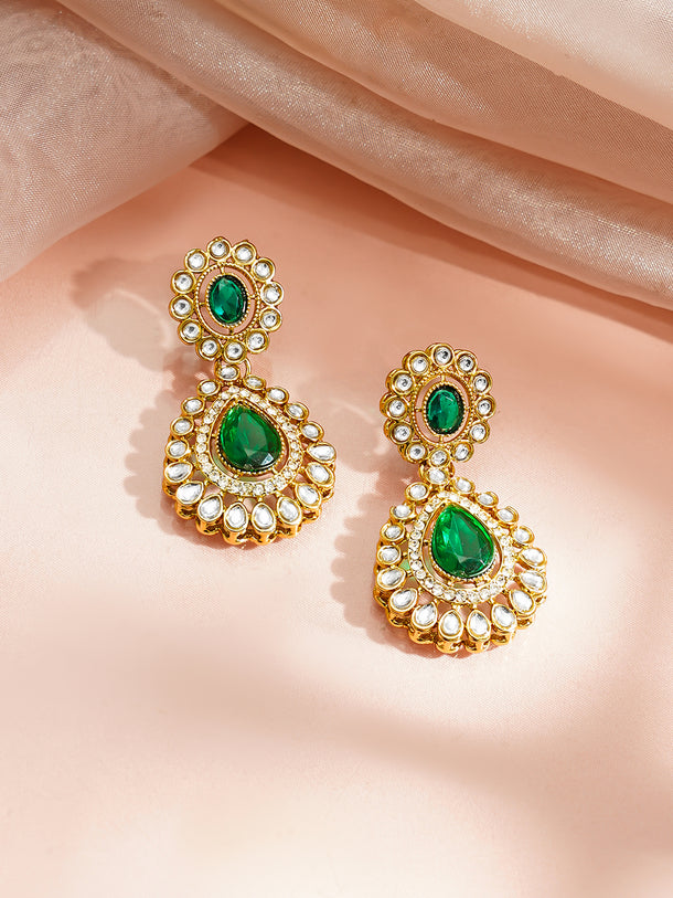 Gold Plated Pearl Beaded Emerald Green Kundan Layered Necklace Set With Maang Tikka