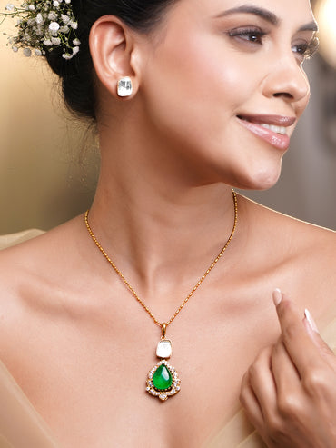 Emerald Flame Diamond Halo Pendant Set