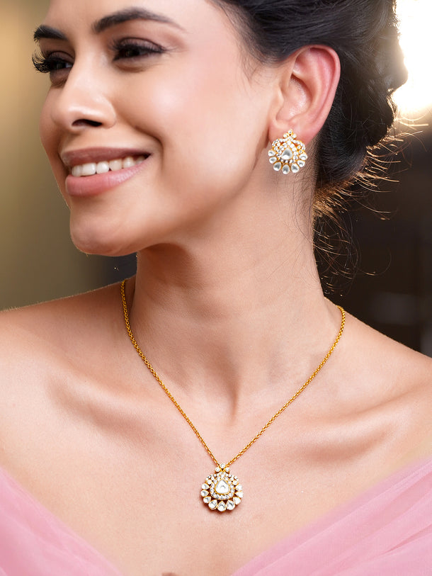 Radiant Kundan Glow Pendant Set