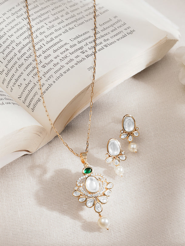 Moon Glow Kundan Pendant Set