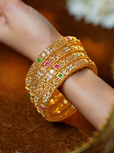 Regal Detailing Gold Statement Bangles