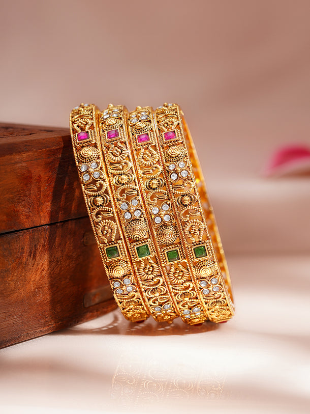 Regal Detailing Gold Statement Bangles