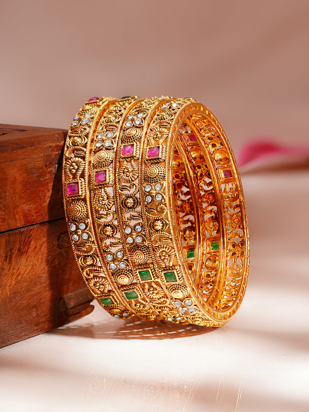 Regal Detailing Gold Statement Bangles