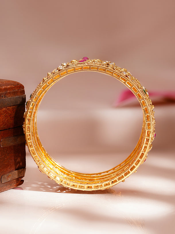 Regal Detailing Gold Statement Bangles