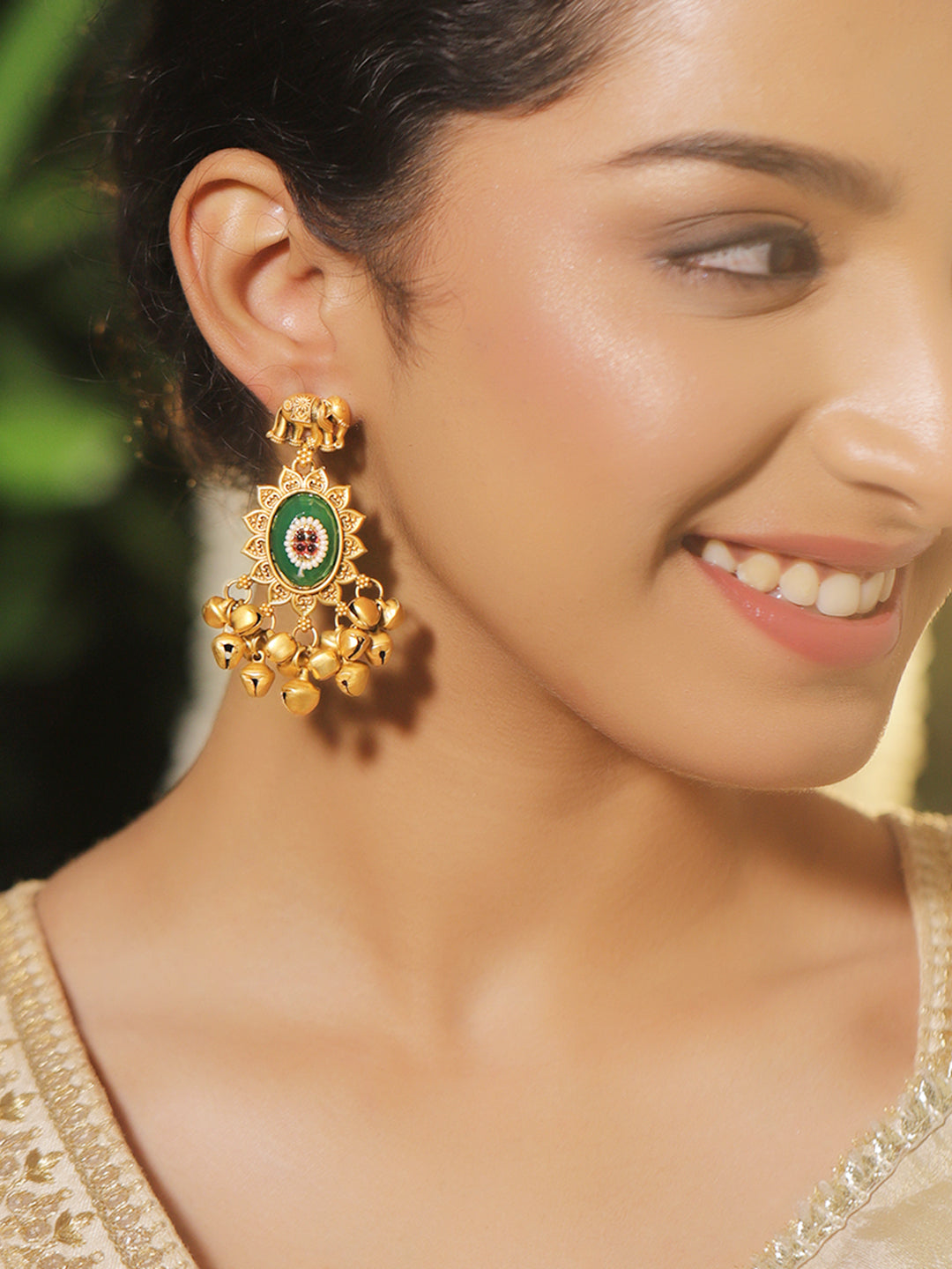 Royal Trunk Ghungroo Chandelier