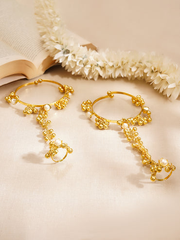 Set of 2 Gold Plated Haathphool With Bead Detailing