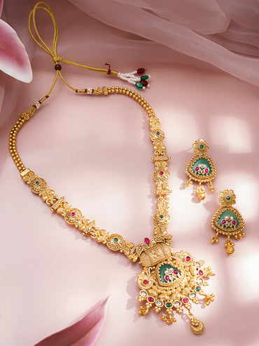 Traditional Engraved Gold Necklace Set