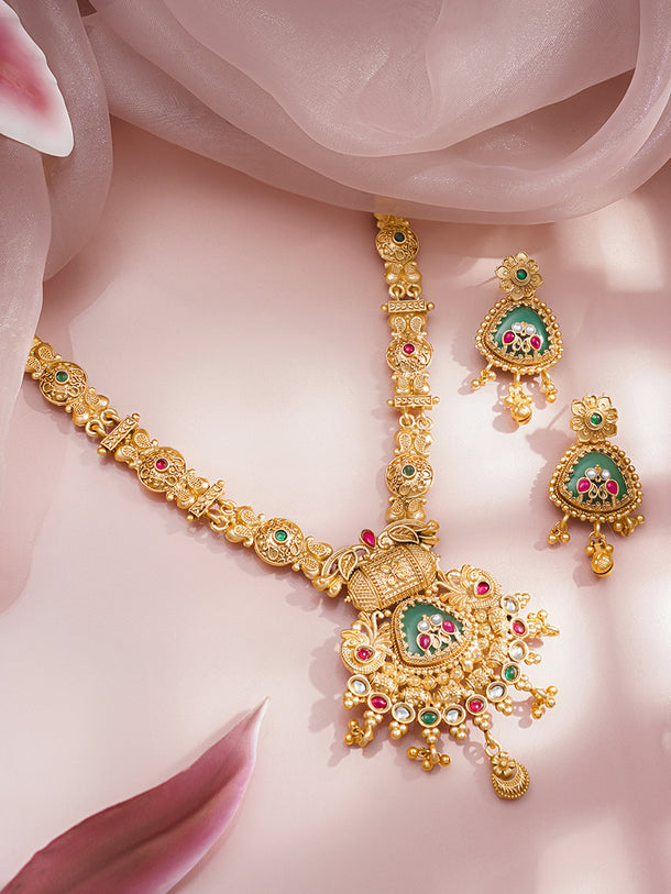 Traditional Engraved Gold Necklace Set