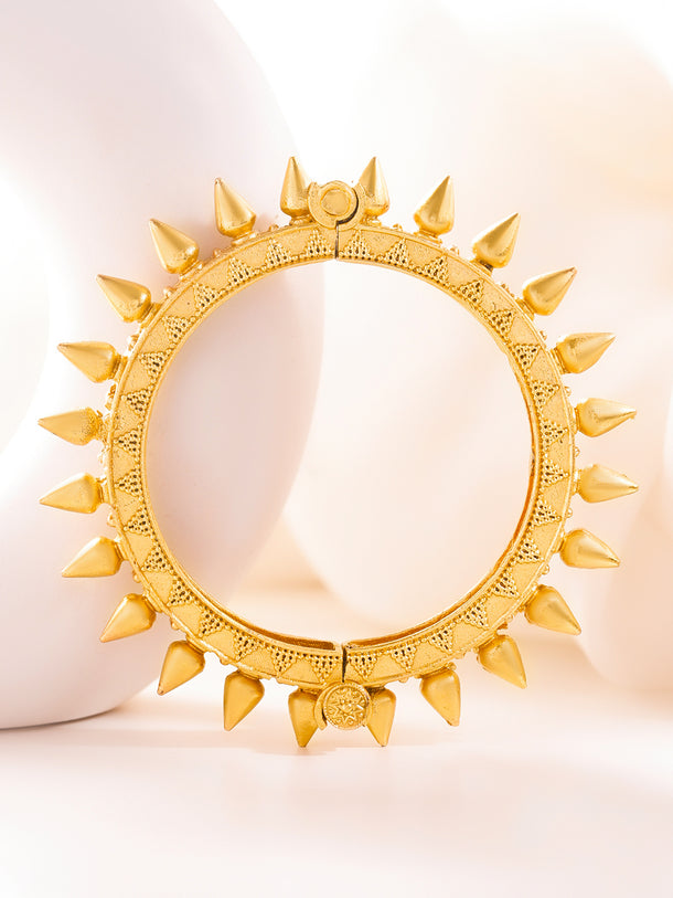 Tribal Spike Gold Statement Kada