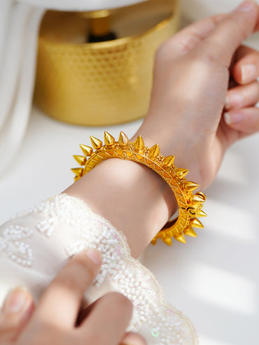 Tribal Spike Gold Statement Kada