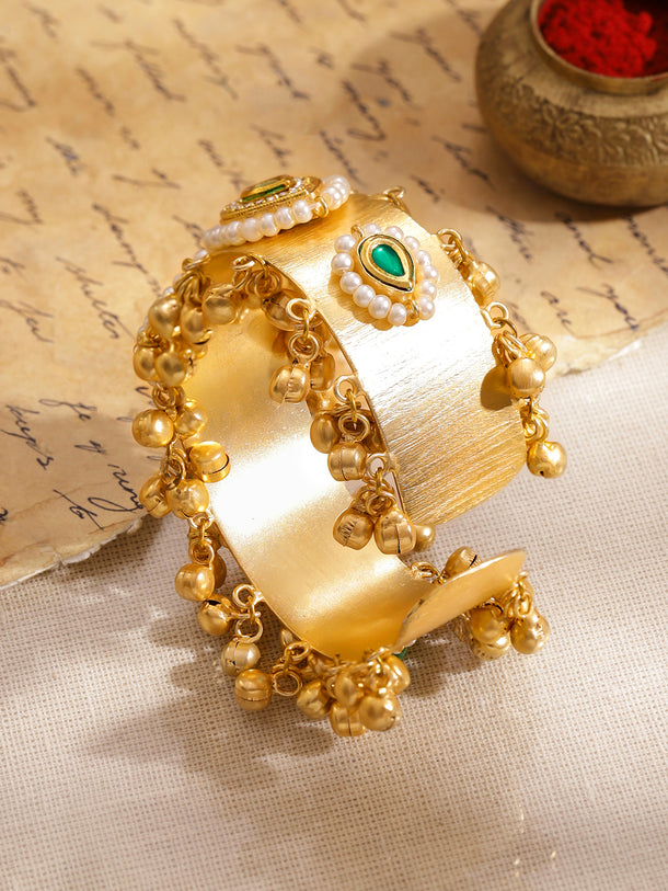 Pearl Embellished Gold Beaded Kundan Bracelet