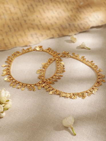 Gilded Splendor 22K Gold-Plated Linked Chain Anklet - A Statement of Glamour