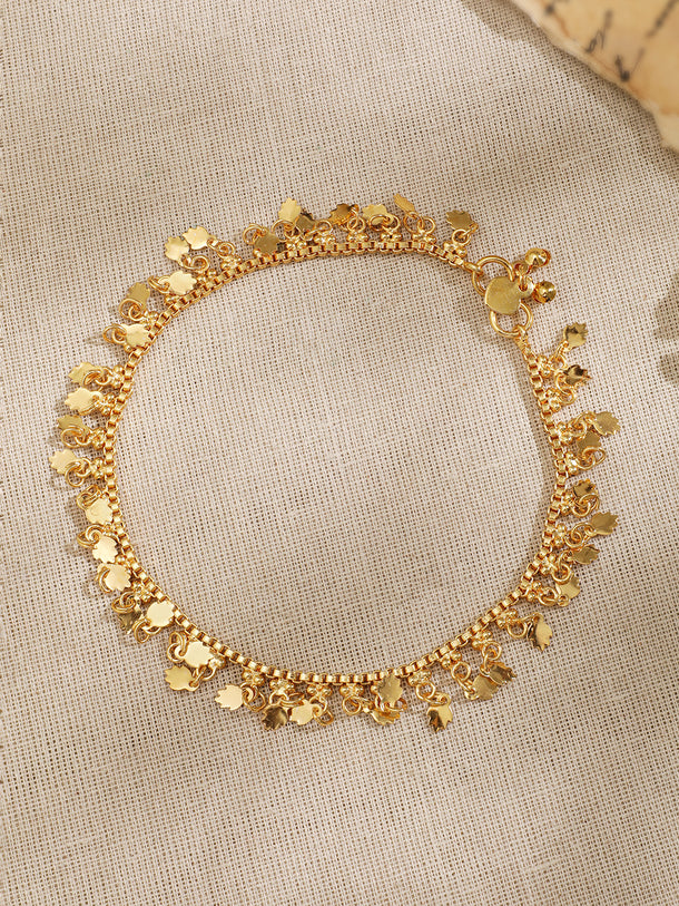 Gilded Splendor 22K Gold-Plated Linked Chain Anklet - A Statement of Glamour