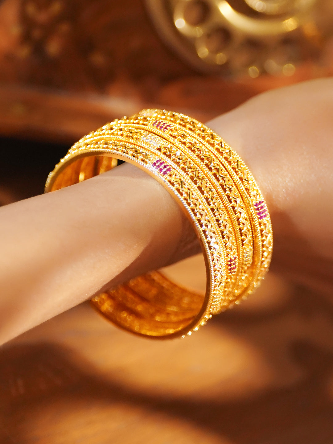 Rubans Set Of 4 18K Gold-Plated Artificial Stones Studded Bangles