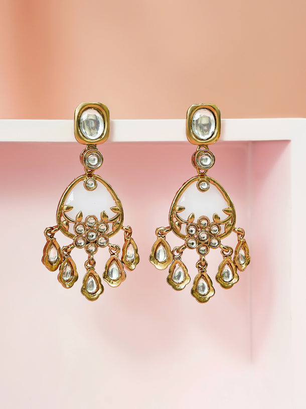 Antique Finish Kundan Chandelier