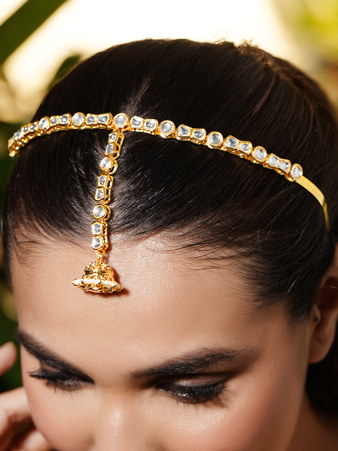 White Blossom of Elegance Mathapatti