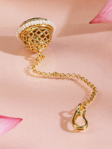 Festival in Two Hues Maangtikka