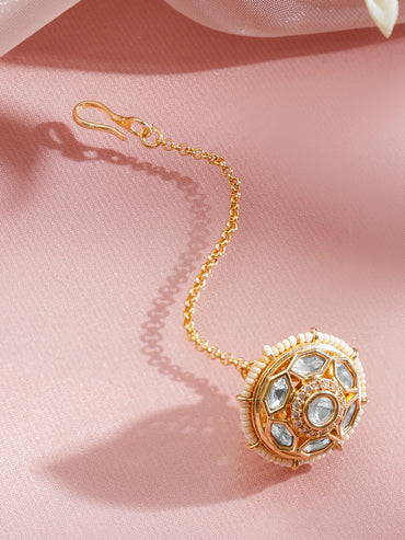 Ivory Aura Maang Tikka