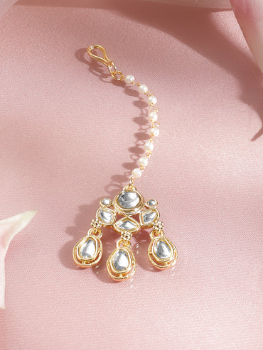 Final Touch of a Tradition Maang Tikka