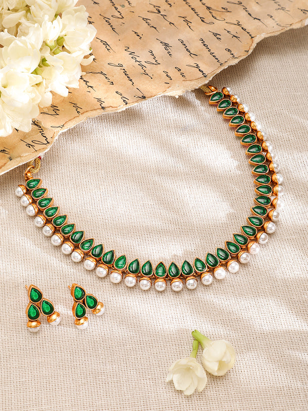 Urban Glow Green Stone Necklace Set