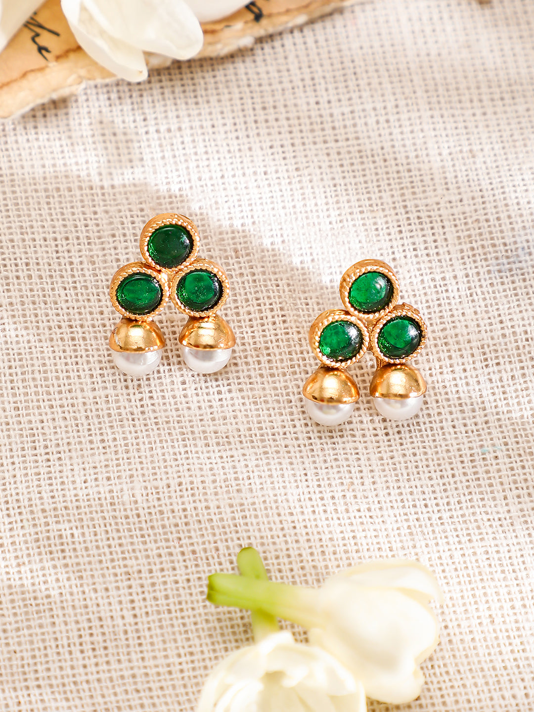 Emerald Studded Pearl Beaded Necklace Set