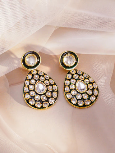 Gallery of Glimmers Kundan Necklace Set