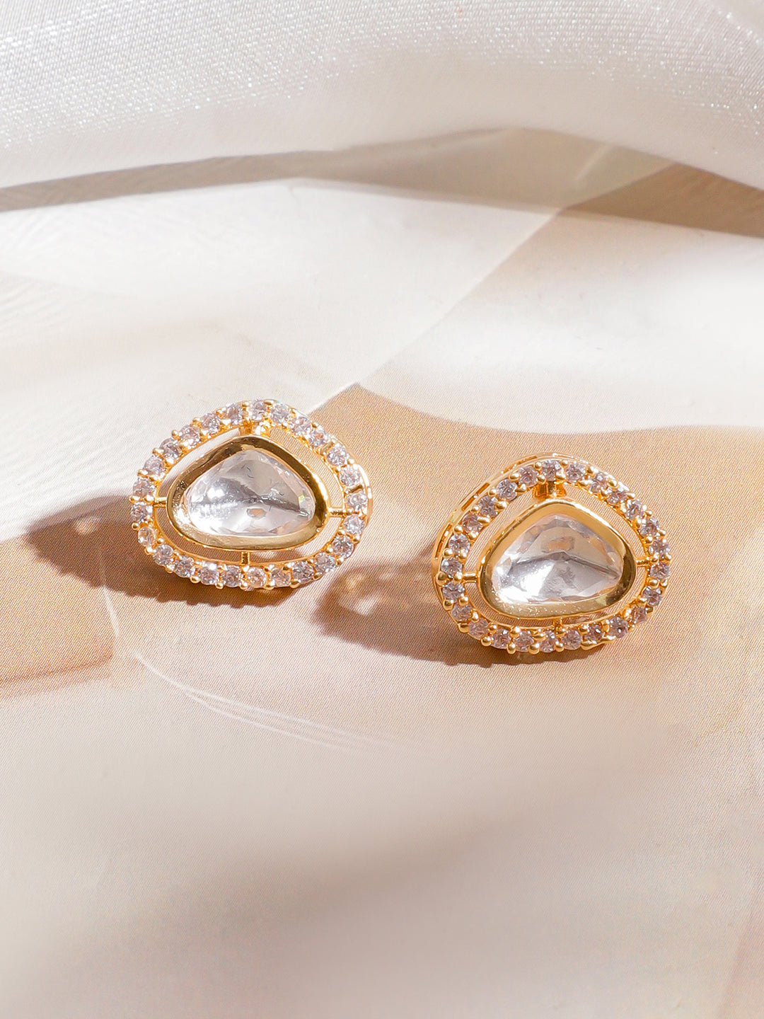 White Blossoms Kundan Necklace Set