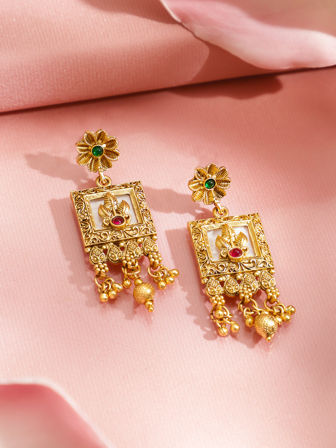 Floral Design Pearl Beaded Golden Necklace Set