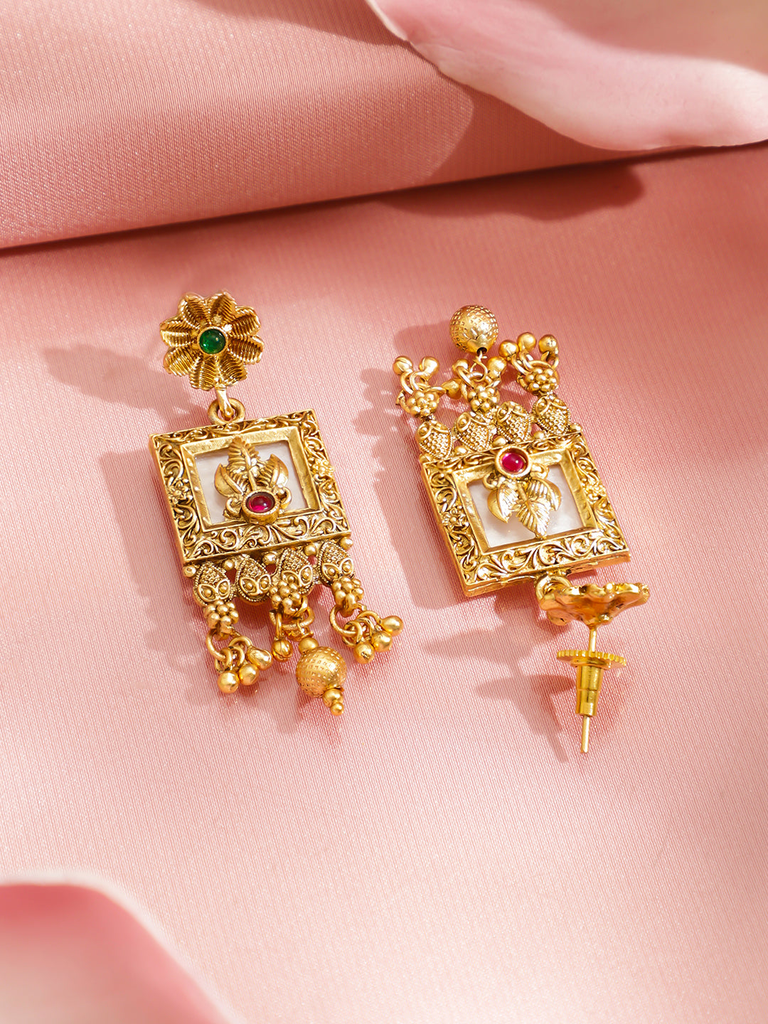 Floral Design Pearl Beaded Golden Necklace Set