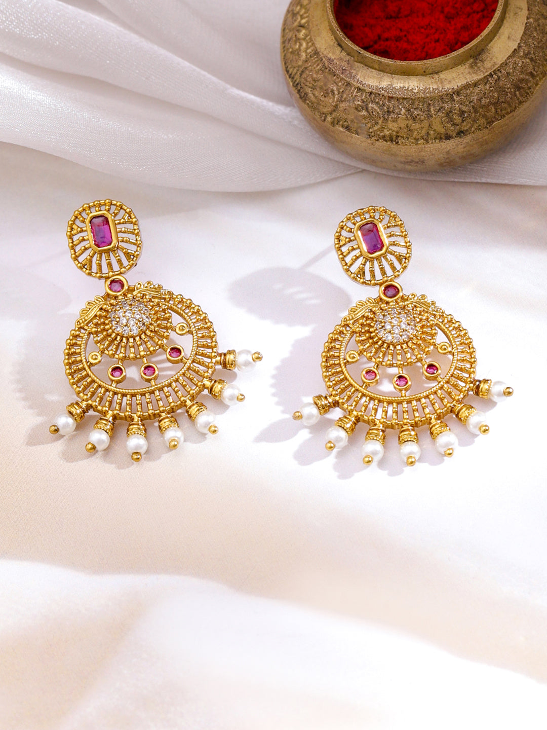 Sunrise of Tradition Golden Necklace Set