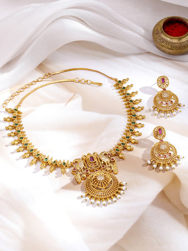 Sunrise of Tradition Golden Necklace Set